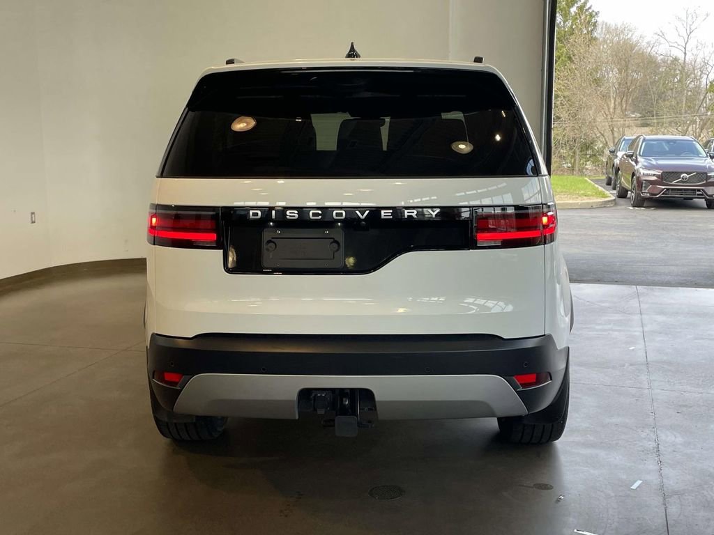 Used 2025 Land Rover Discovery S image 5