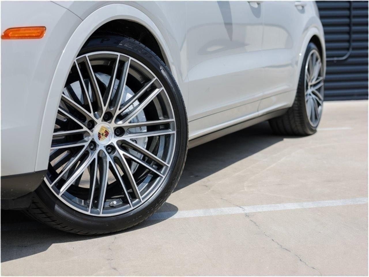 Certified 2022 Porsche Cayenne Turbo image 12