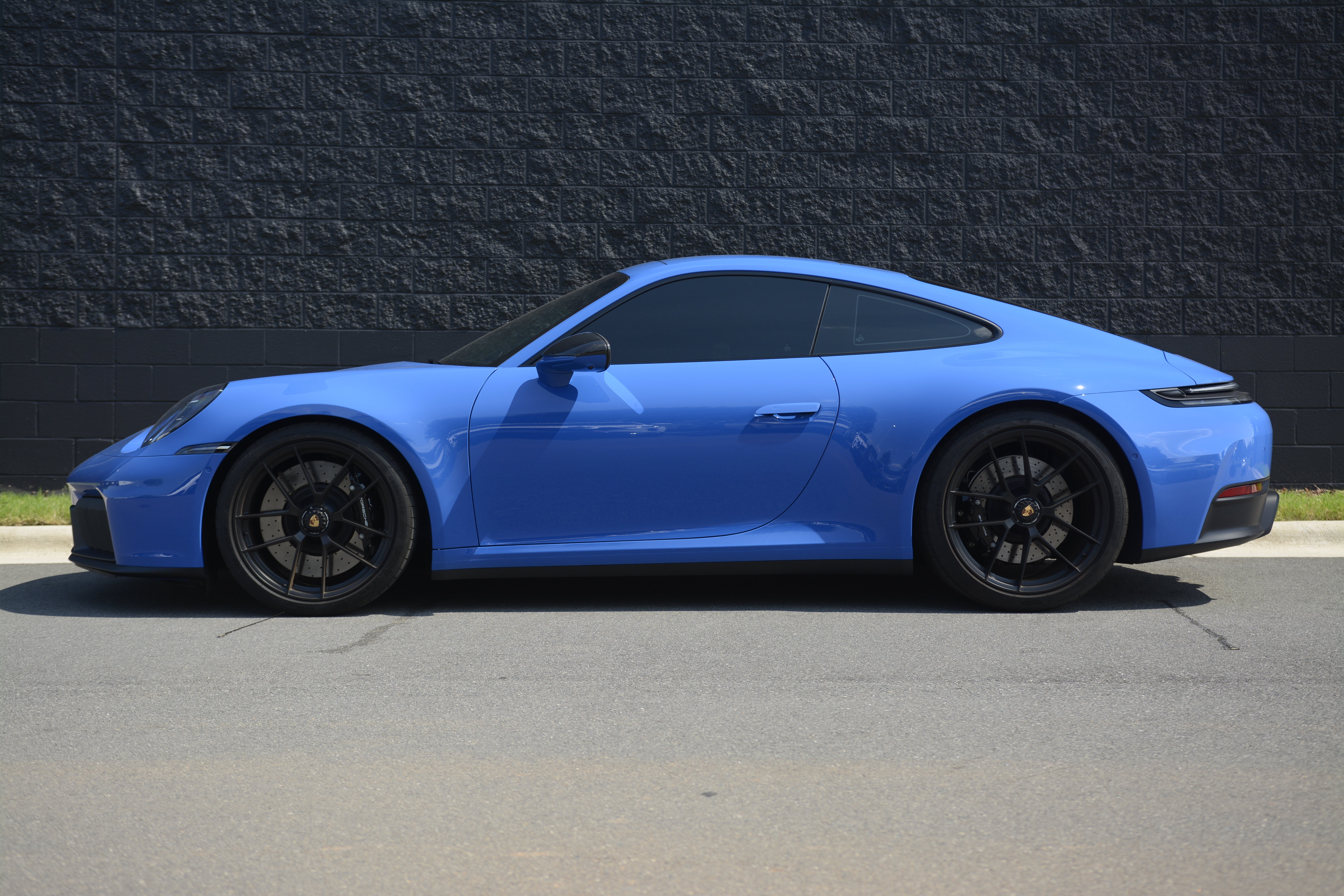 Certified 2025 Porsche 911 Carrera GTS RWD image 2