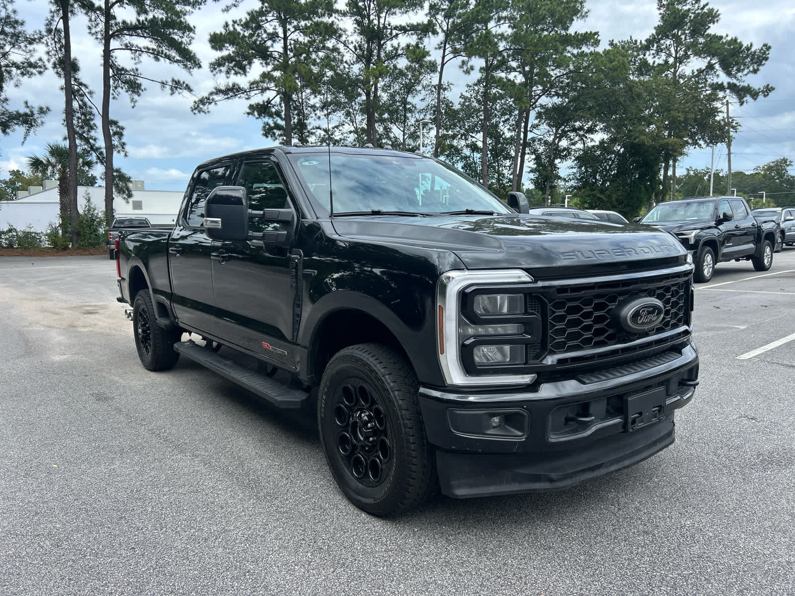 Used 2025 Ford F350 Lariat w/ Black Appearance Package AWD/4WD image 6