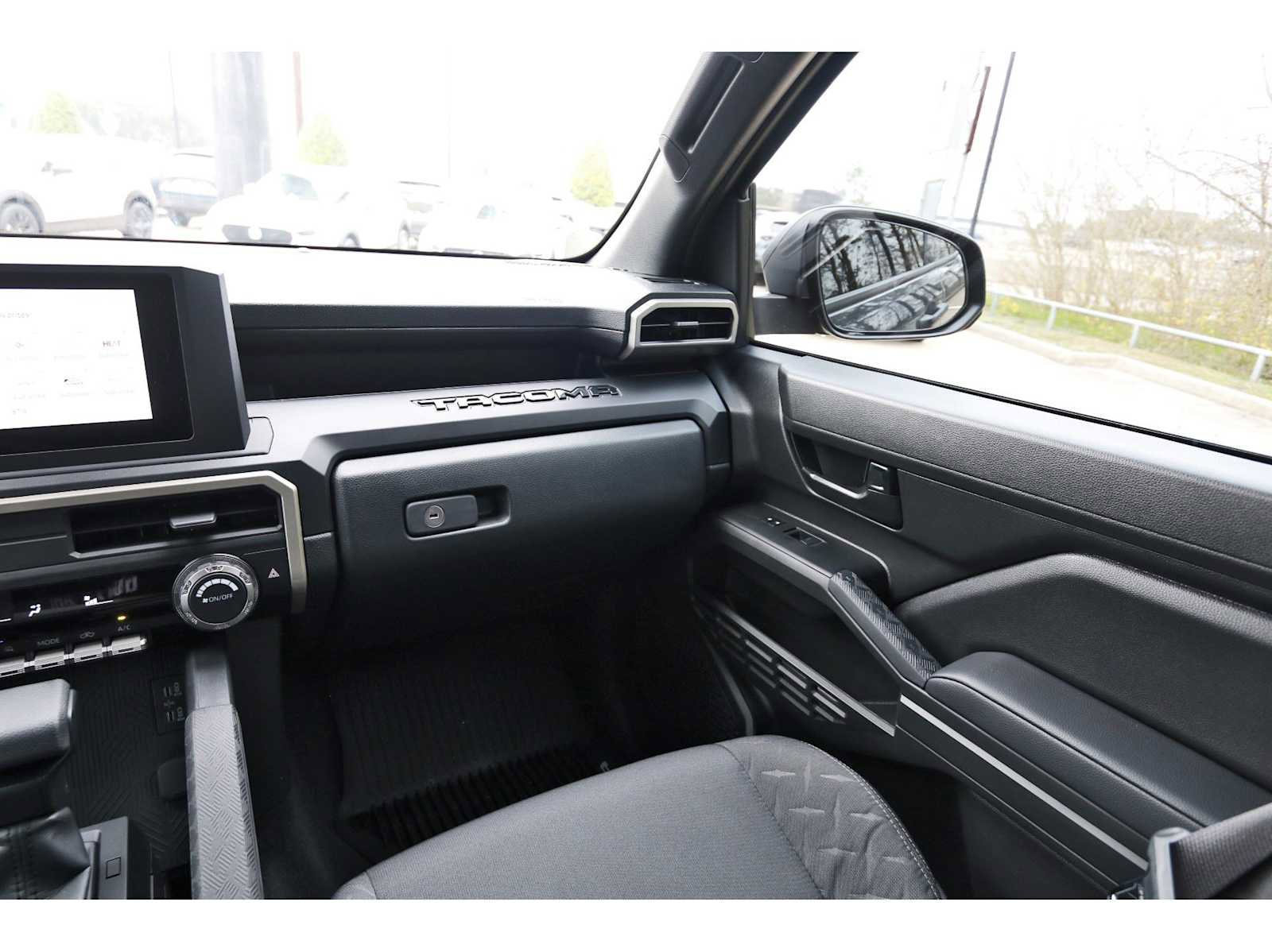 Used 2025 Toyota Tacoma SR image 8