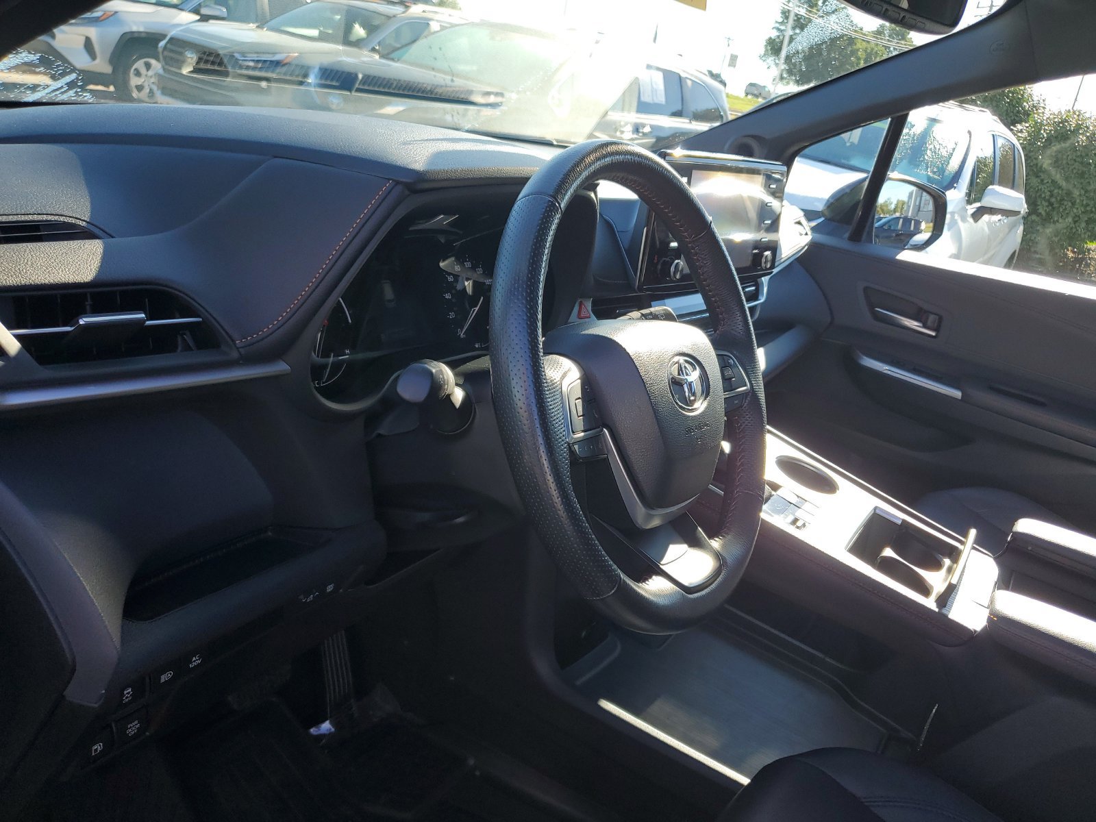 Certified 2024 Toyota Sienna XSE w/ XSE Plus Package FWD image 16