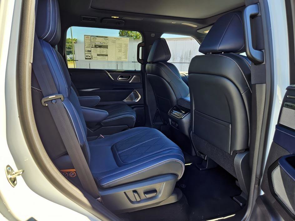 New 2026 INFINITI QX80 4WD image 14
