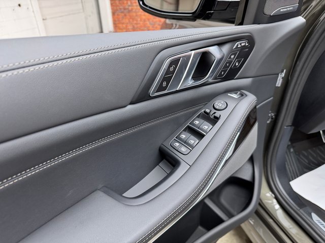 Used 2026 BMW X7 xDrive40i image 11