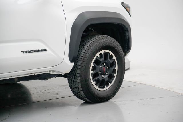 Used 2024 Toyota Tacoma TRD Off-Road AWD/4WD image 7