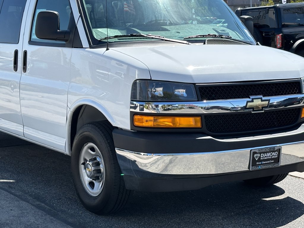 Used 2025 Chevrolet Express 3500 LT w/ LT Preferred Equipment Group RWD image 11