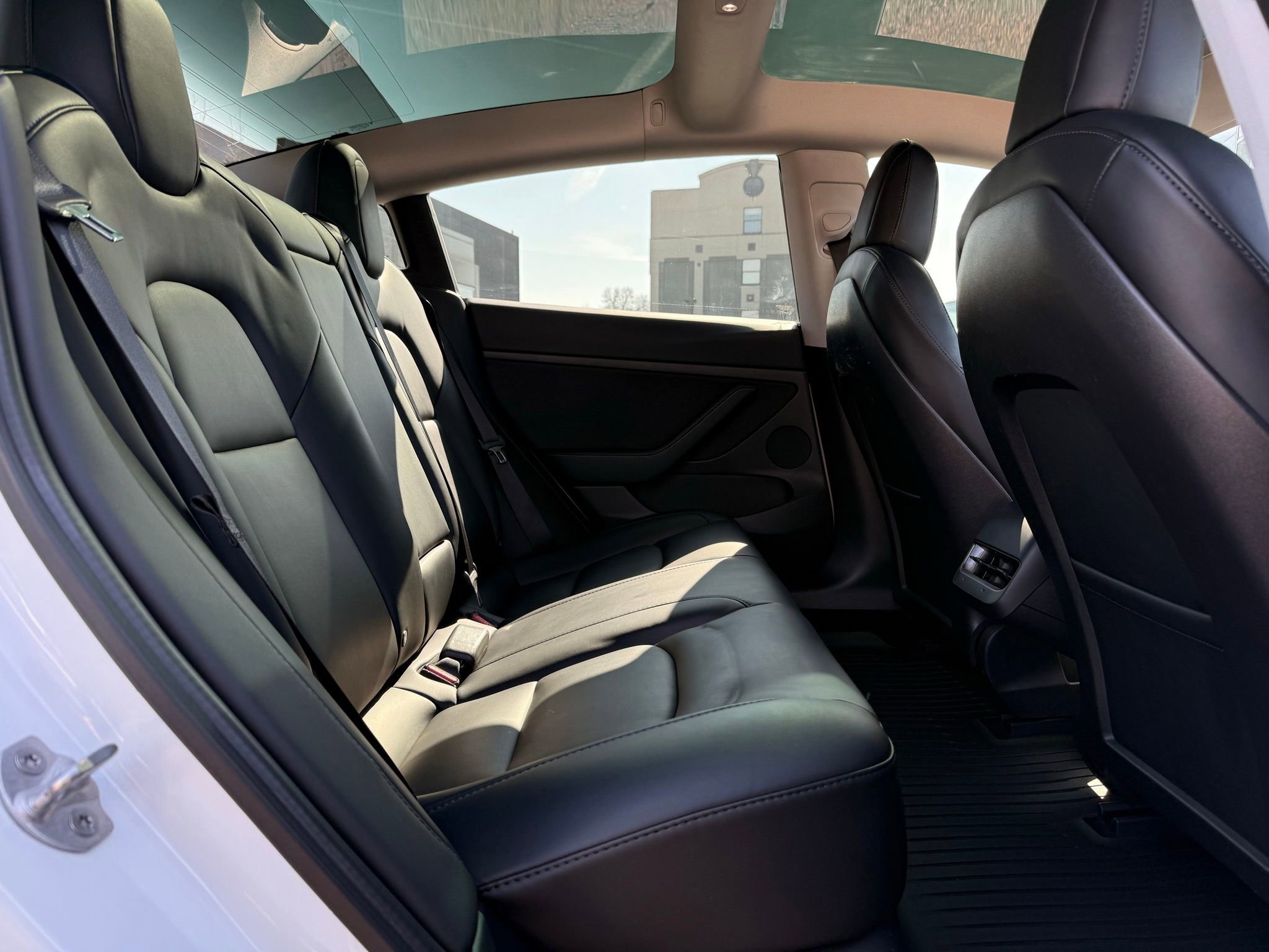 Used 2021 Tesla Model 3 Standard Range Plus image 29