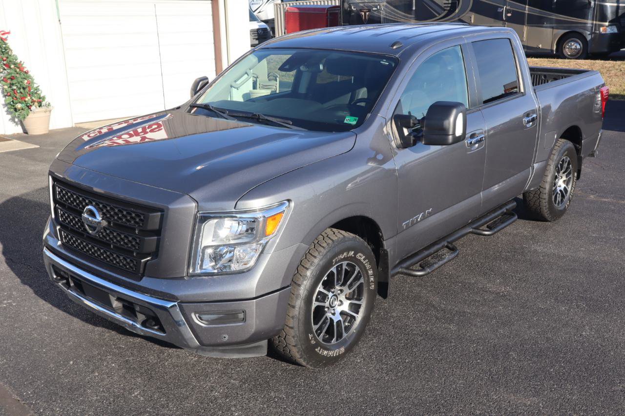 Used 2021 Nissan Titan SV w/ SV Convenience Package AWD/4WD image 11
