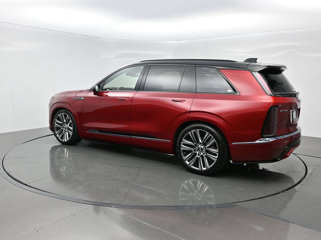 Used 2026 Cadillac Vistiq Platinum w/ LPO, Floor Liner Package AWD/4WD image 4