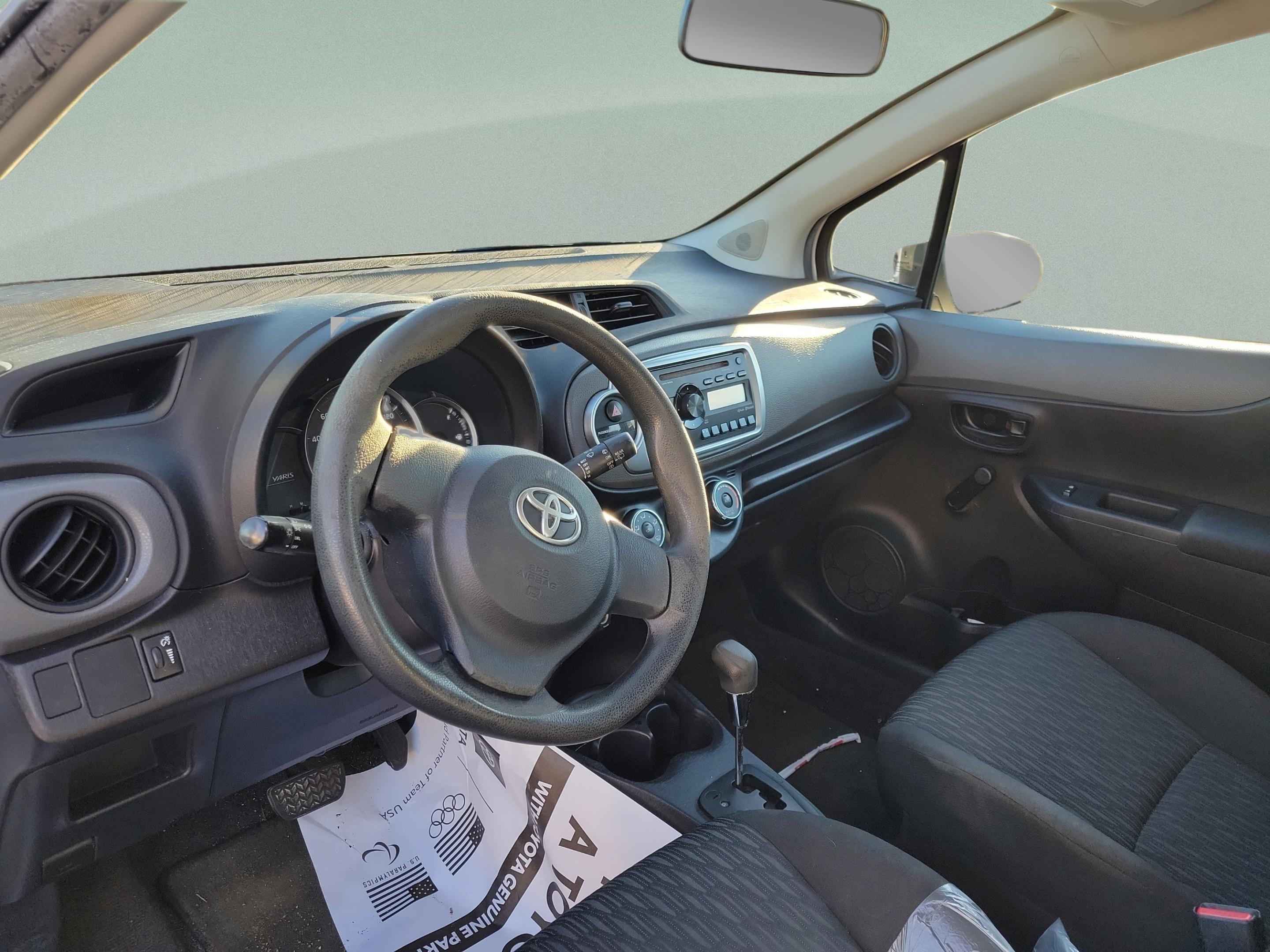Used 2014 Toyota Yaris L FWD image 8