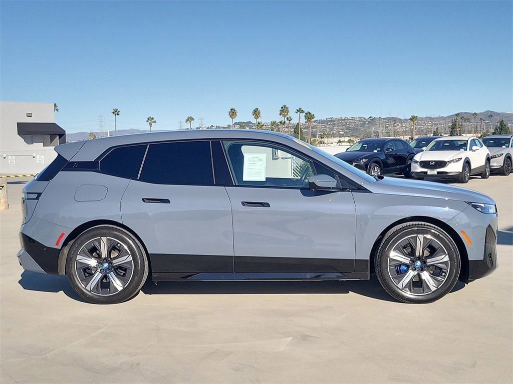 Used 2023 BMW iX xDrive50 image 30