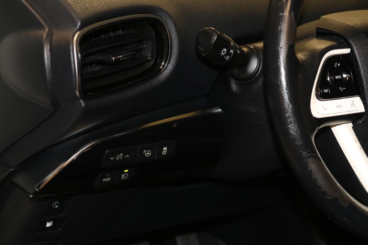 Used 2017 Toyota Prius Prime Advanced image 58