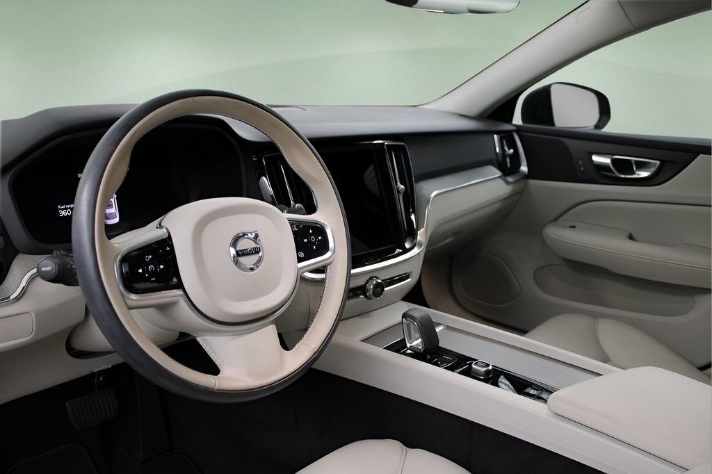 Used 2023 Volvo S60 B5 Plus w/ Climate Package image 19
