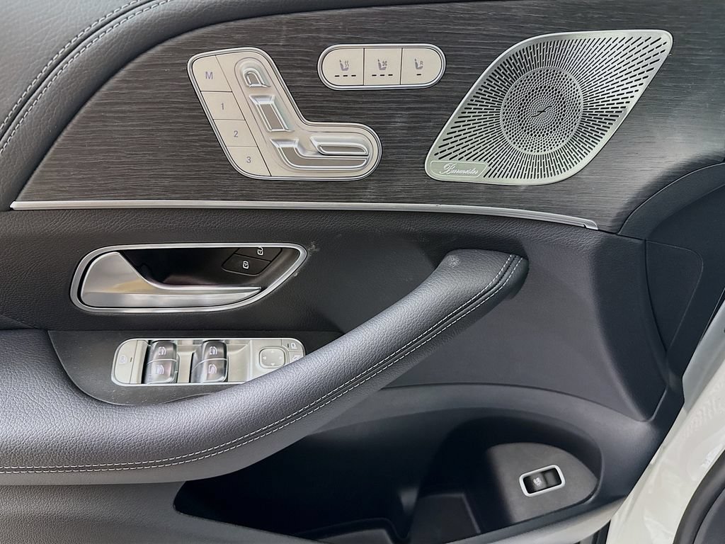 Certified 2026 Mercedes-Benz GLS 450 4MATIC image 18