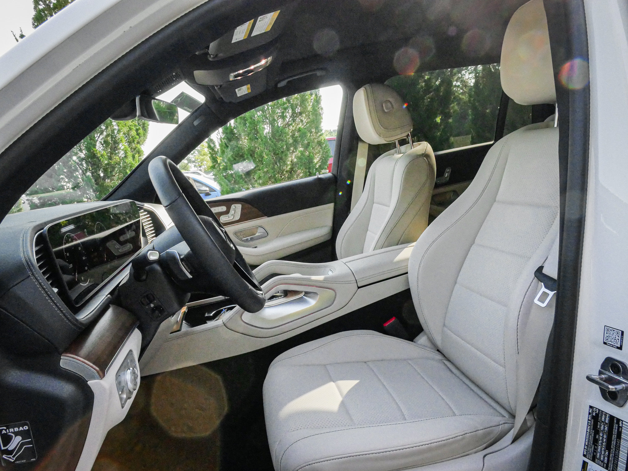 Used 2025 Mercedes-Benz GLS 450 4MATIC image 16