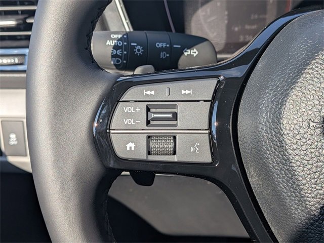 New 2025 Honda Pilot Touring image 13