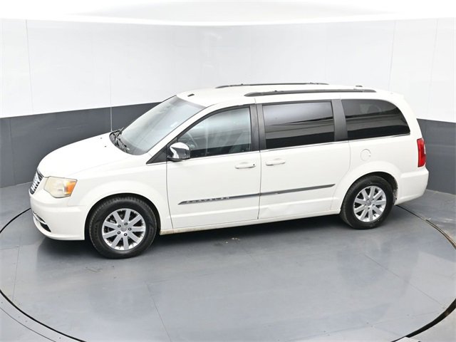 Used 2011 Chrysler Town & Country Touring-L w/ Entertainment Group #2 image 43