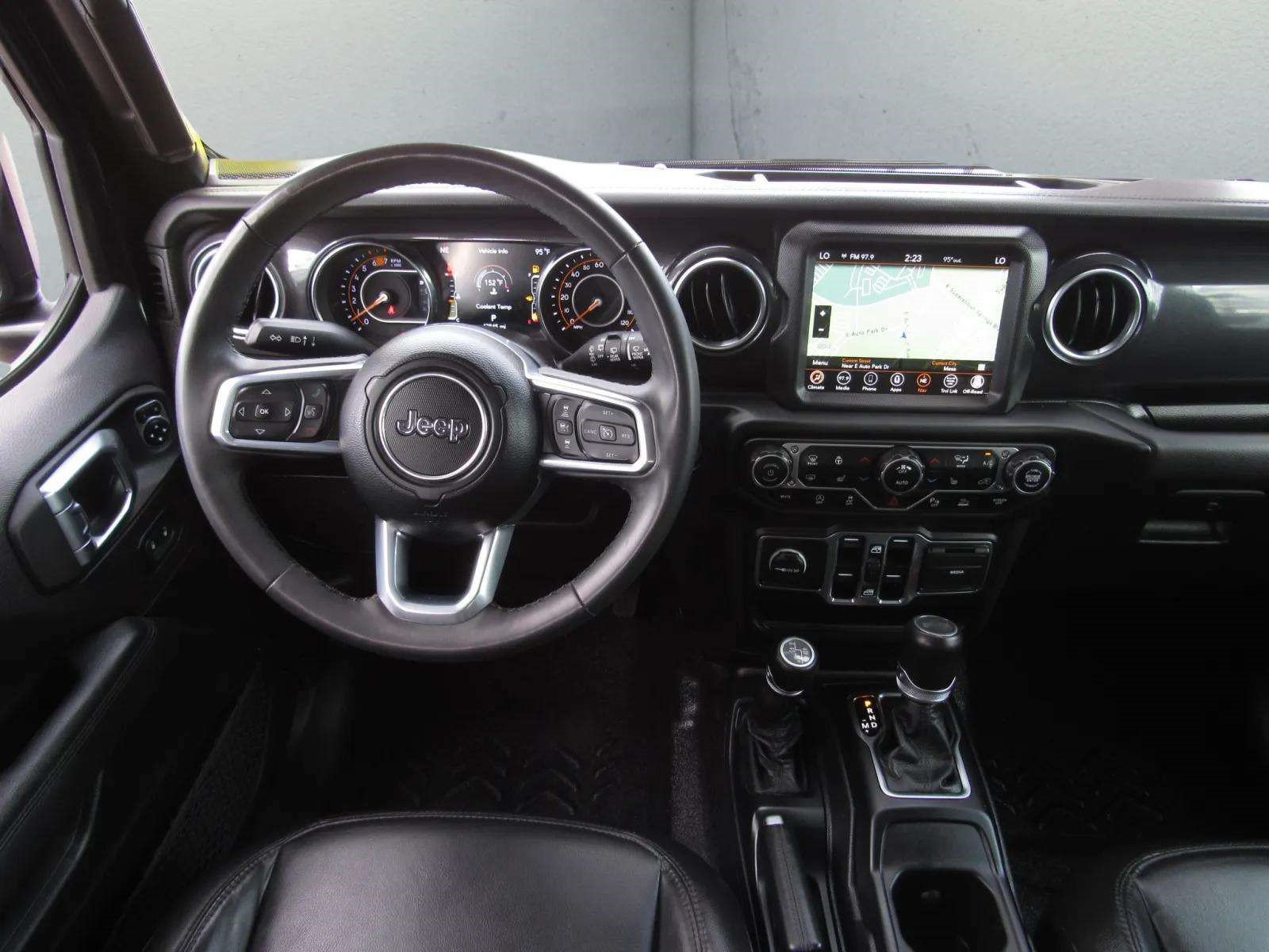 Used 2023 Jeep Wrangler Unlimited Sahara AWD/4WD image 16
