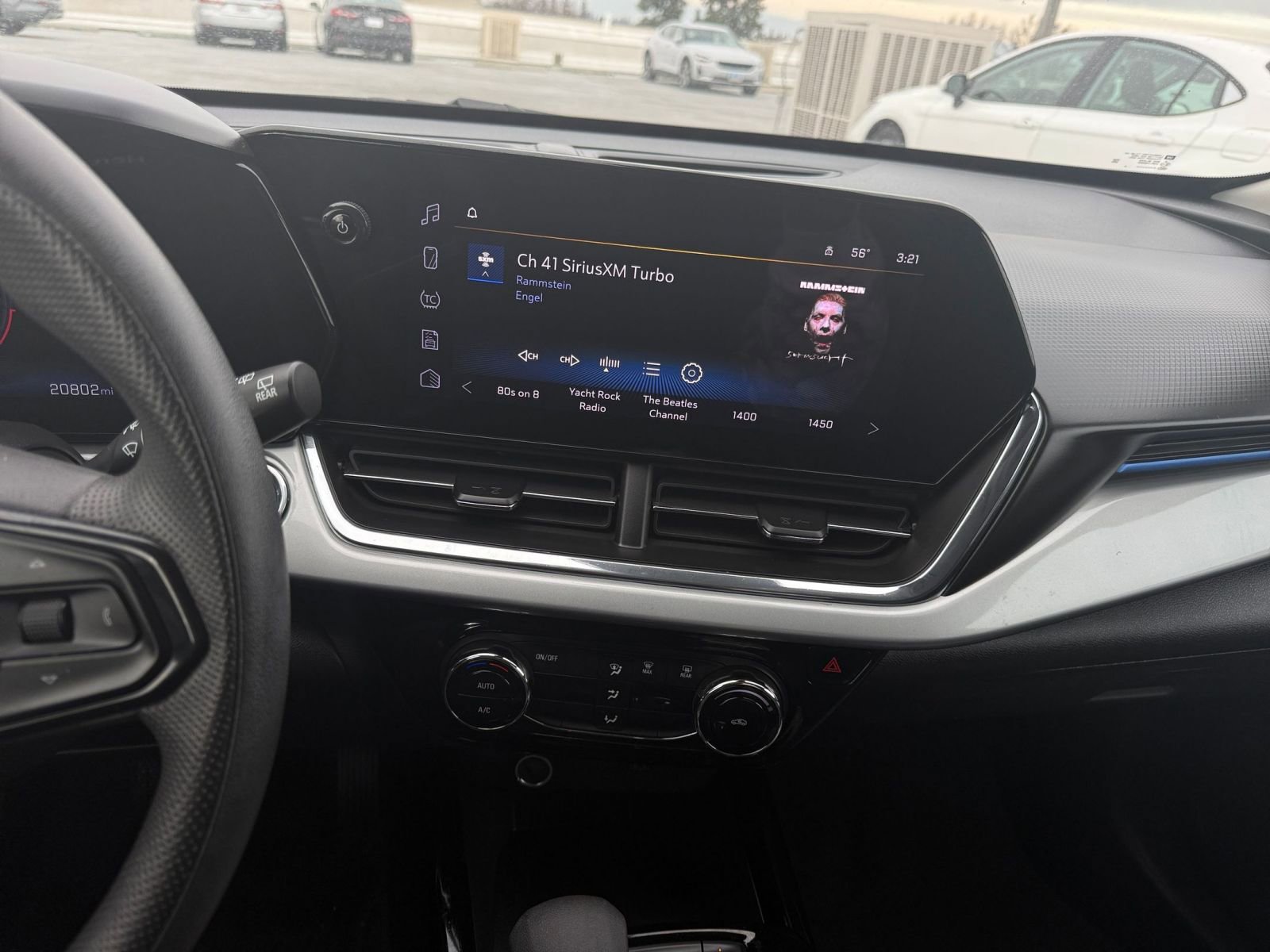 Used 2025 Chevrolet Trax LT image 18