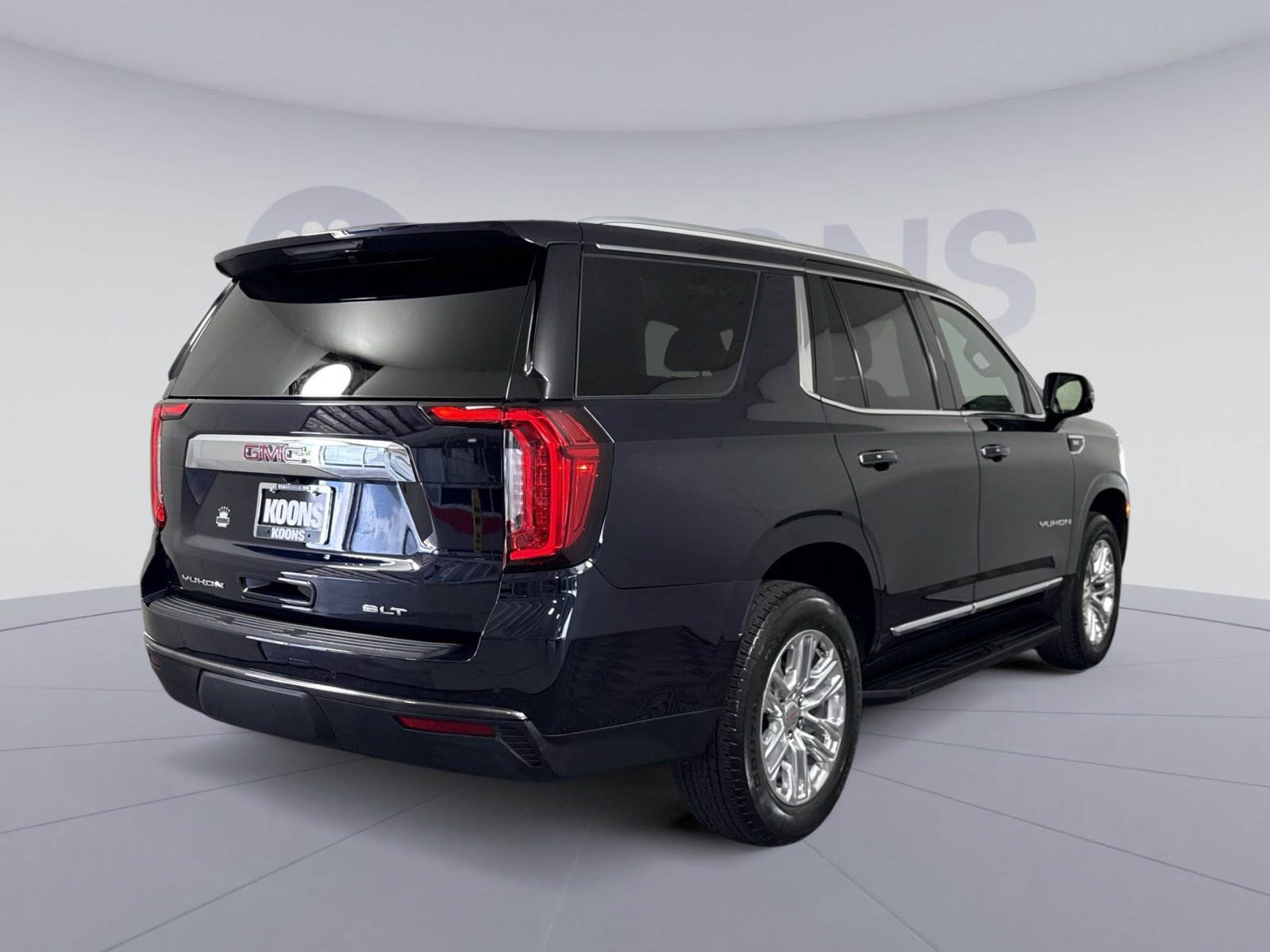 Used 2022 GMC Yukon SLT w/ SLT Luxury Package AWD/4WD image 7