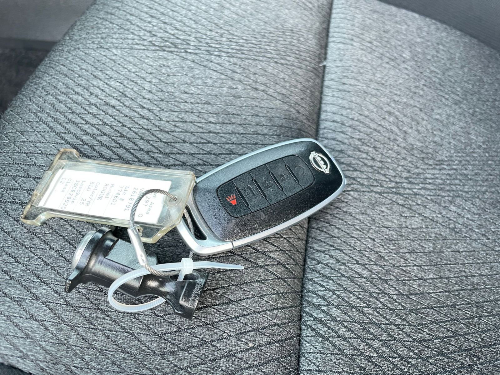 Used 2025 Nissan Rogue SV image 21