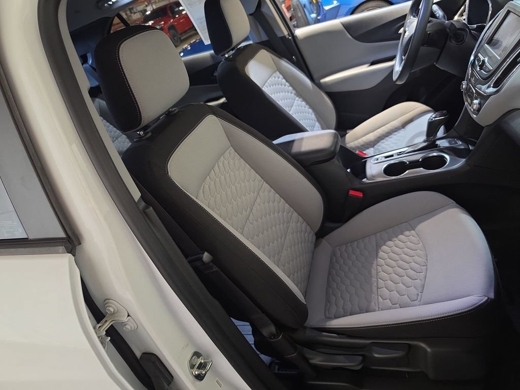 Used 2020 Chevrolet Equinox LS w/ LPO, Roadside Safety Package AWD/4WD image 24