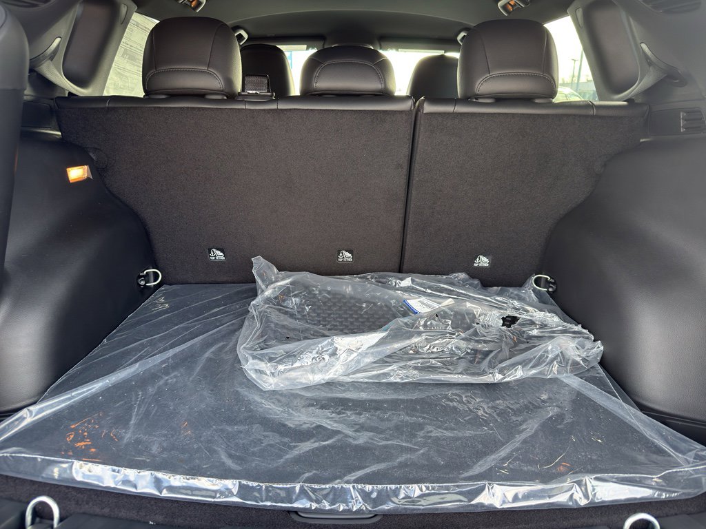 New 2025 Jeep Compass Trailhawk w/ Trailhawk Elite Group image 34