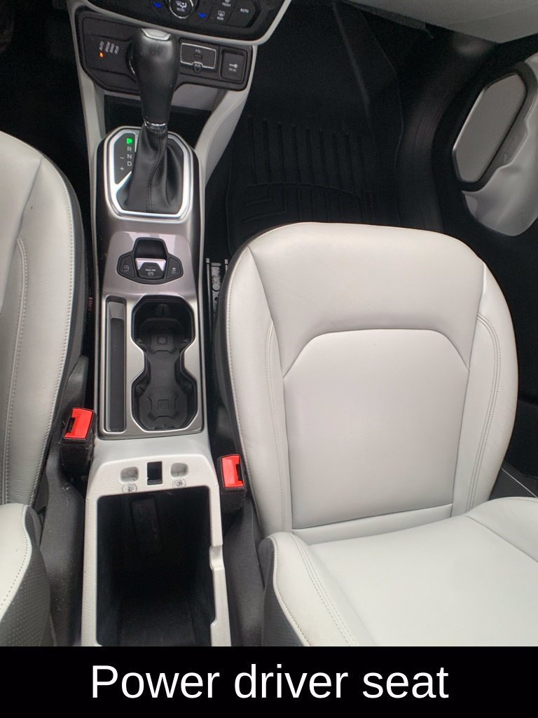 Used 2019 Jeep Renegade Limited w/ UConnect 8.4 Nav Group AWD/4WD image 22