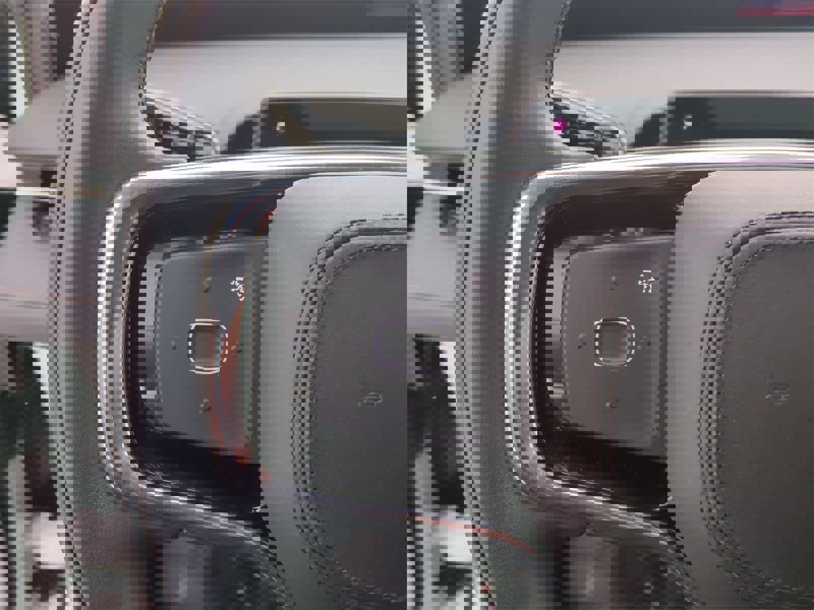 Used 2025 Lincoln Nautilus Reserve w/ Jet Appearance Package image 24