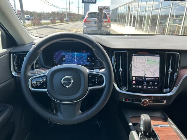 Certified 2025 Volvo V60 B5 Cross Country Plus AWD/4WD image 18