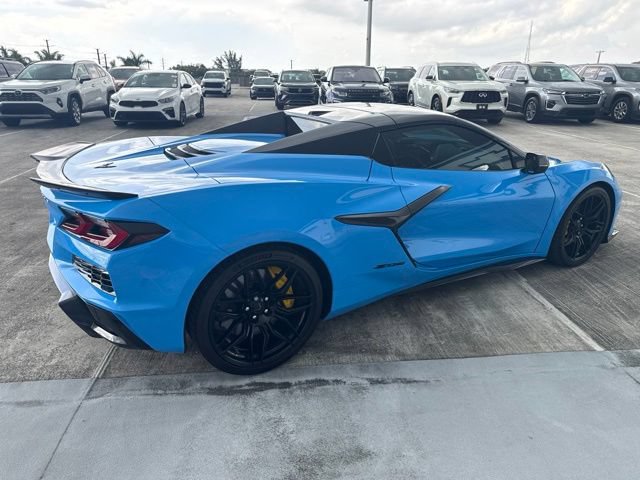 Used 2025 Chevrolet Corvette Z06 RWD image 12