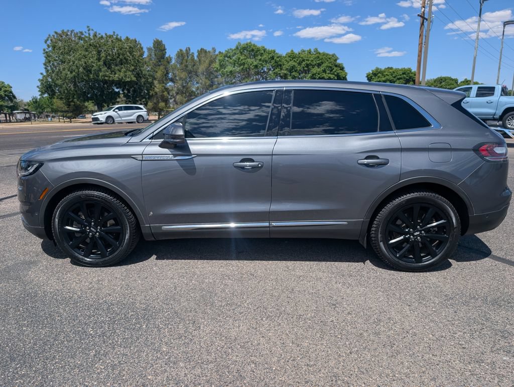 Used 2022 Lincoln Nautilus Reserve AWD/4WD image 2