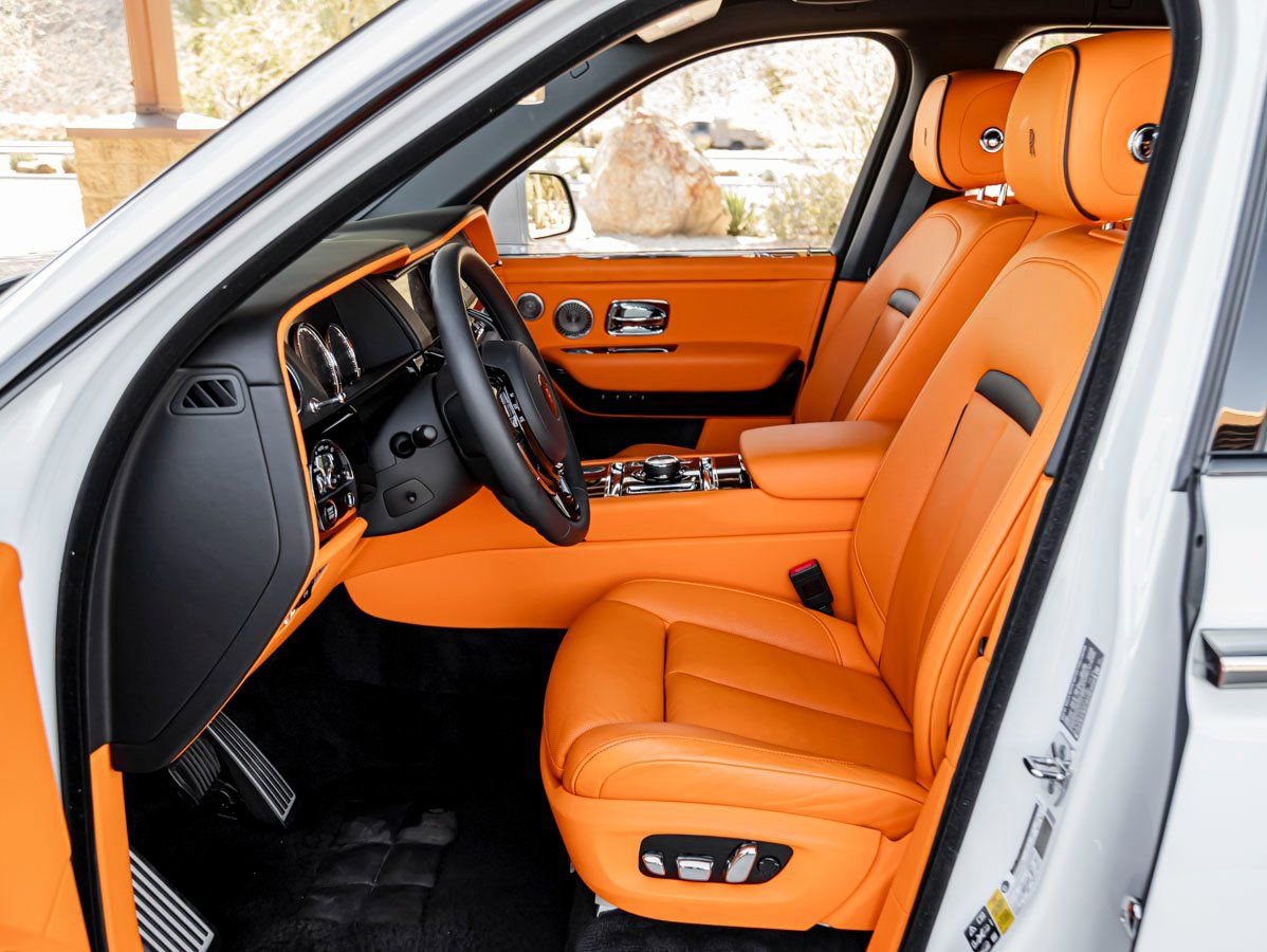 Certified 2023 Rolls-Royce Cullinan Black Badge w/ Dark Exterior Package AWD/4WD image 25
