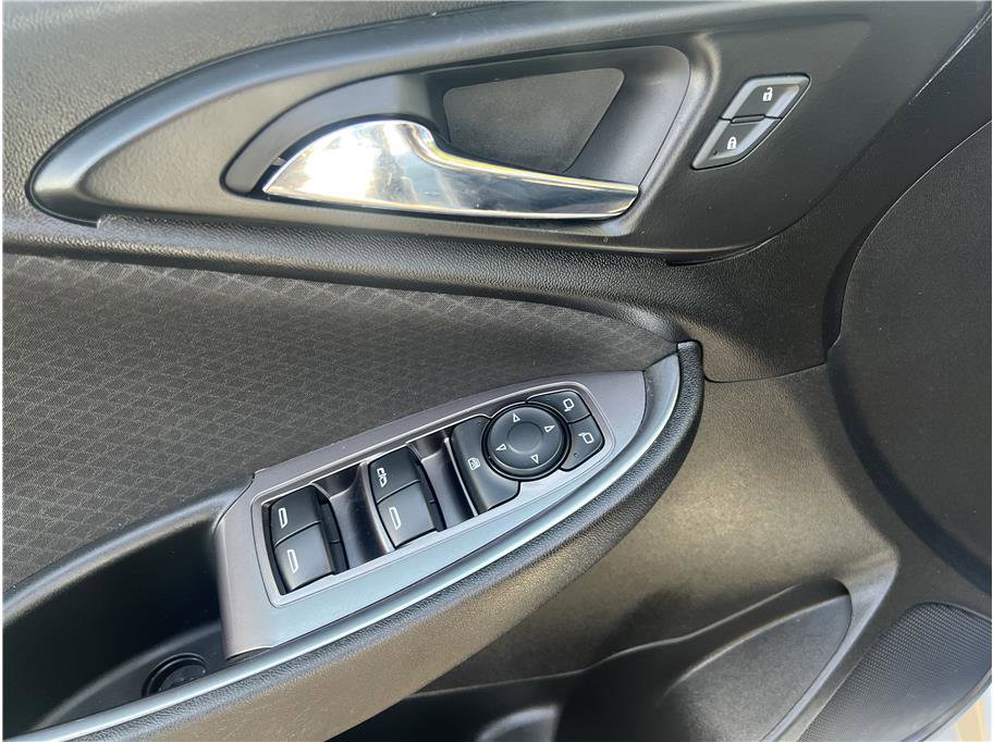 Used 2019 Chevrolet Malibu LT image 14