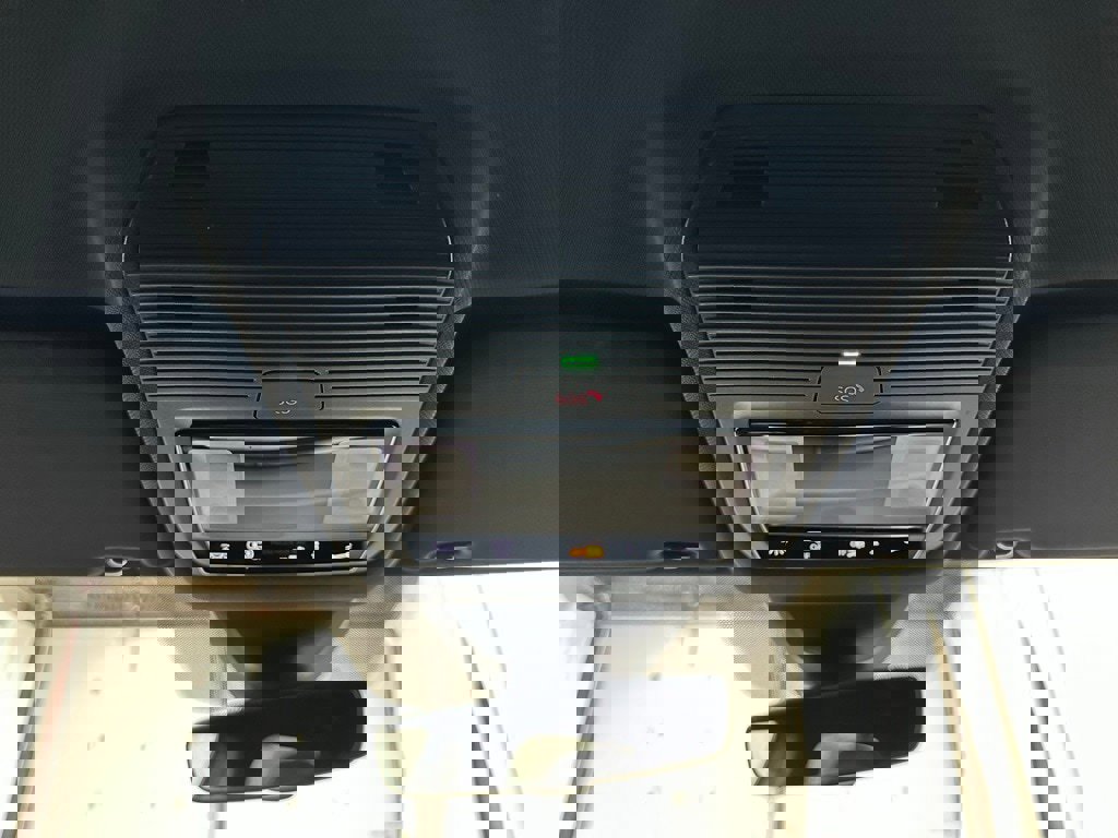 Used 2025 Volkswagen Atlas Cross Sport SE image 42