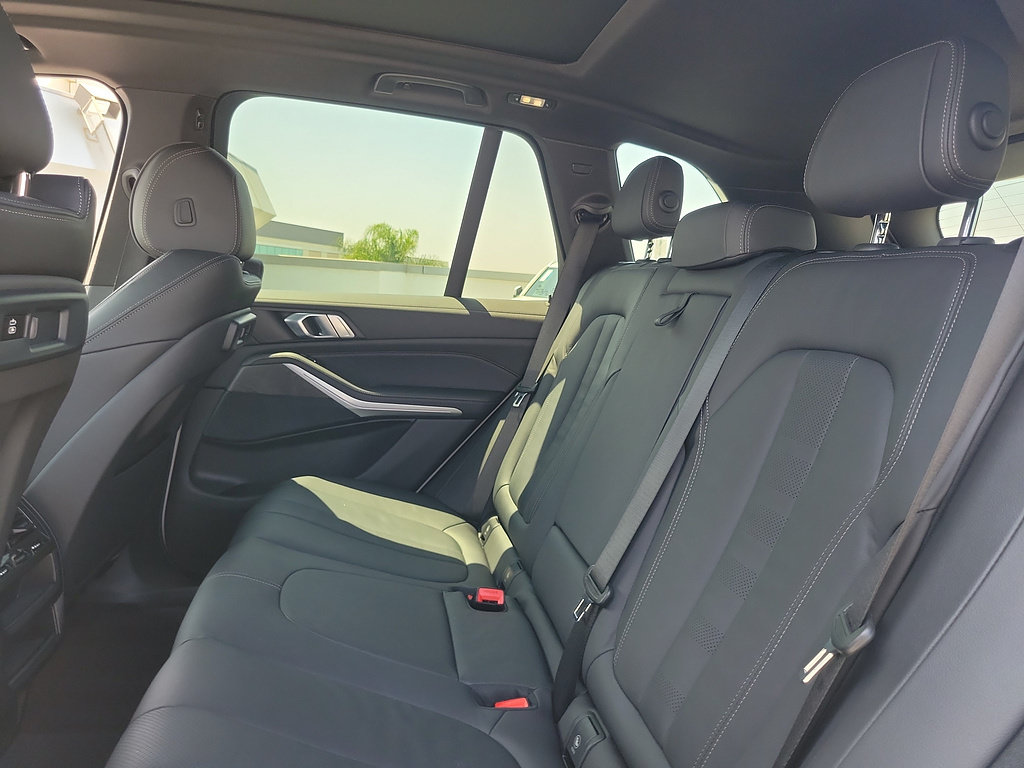 Used 2022 BMW X5 sDrive40i w/ M Sport Package RWD image 12