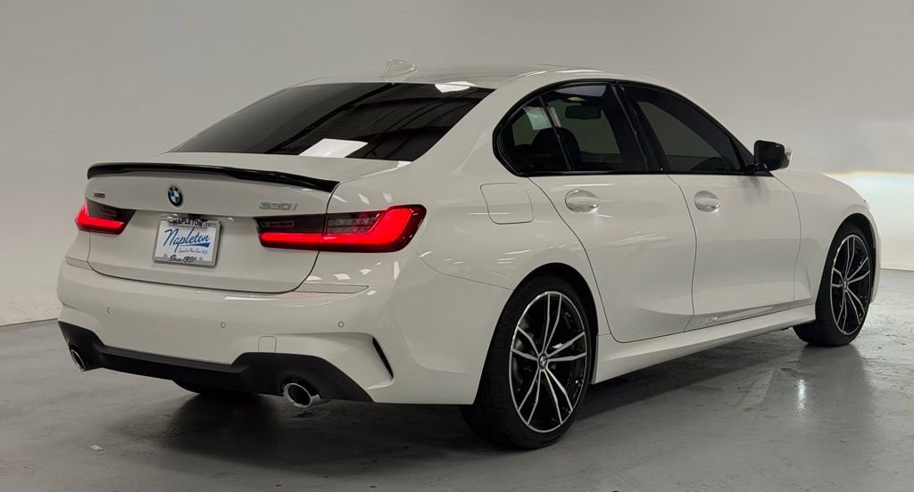 Used 2020 BMW 330i xDrive Sedan w/ M Sport Package image 4