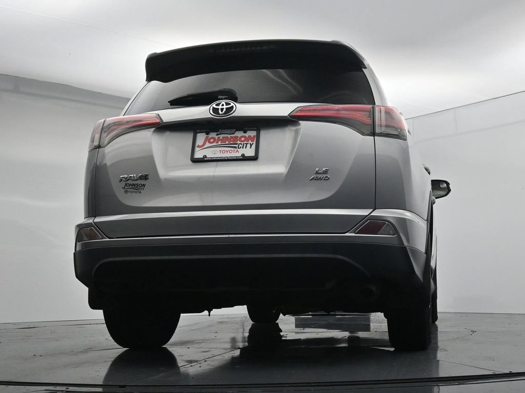 Used 2016 Toyota RAV4 LE AWD/4WD image 36