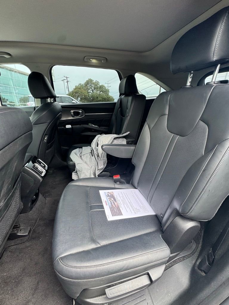 Used 2023 Kia Sorento SX AWD/4WD image 10