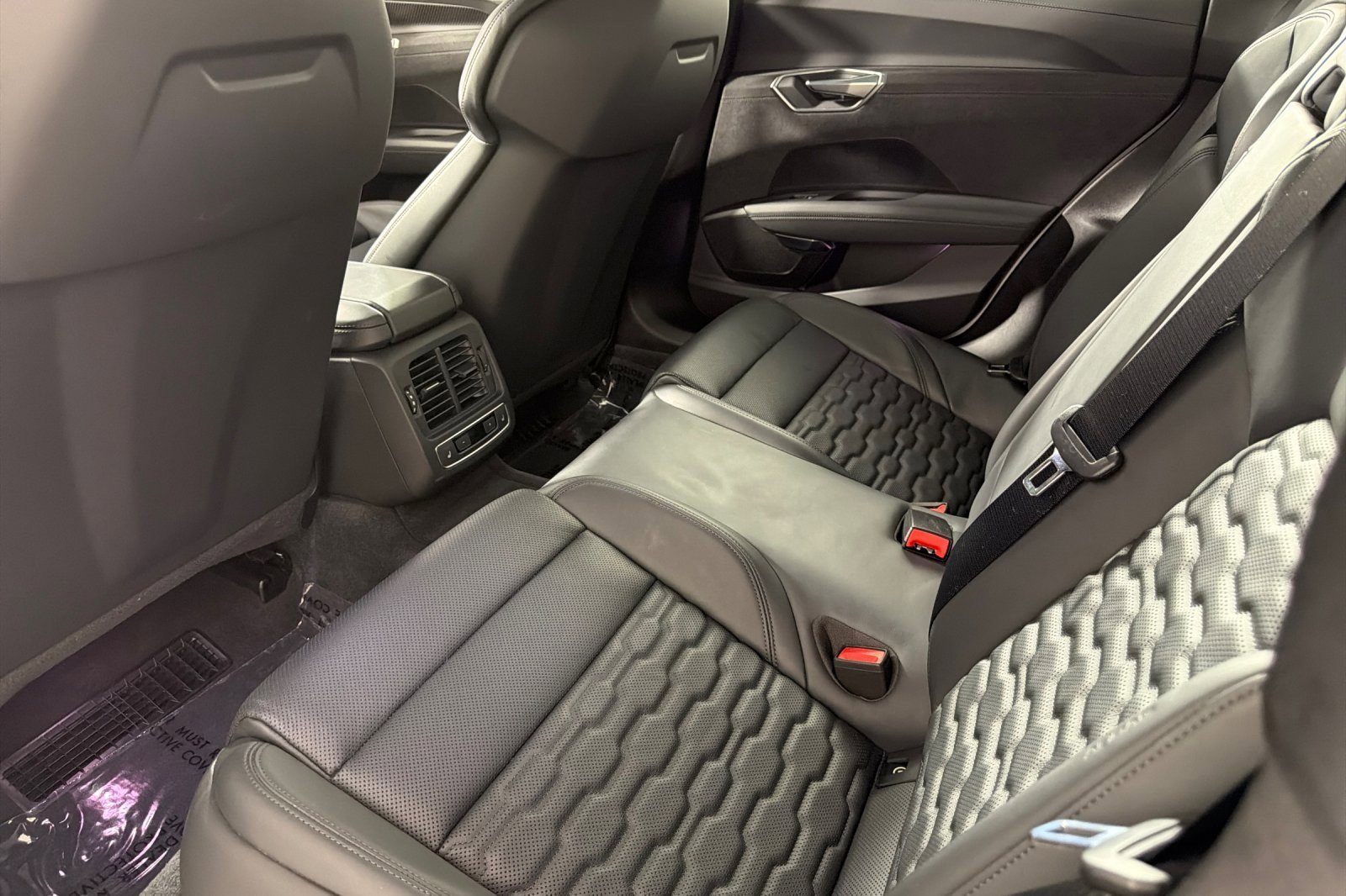 Used 2023 Audi e-tron GT Premium Plus w/ Performance Package image 11