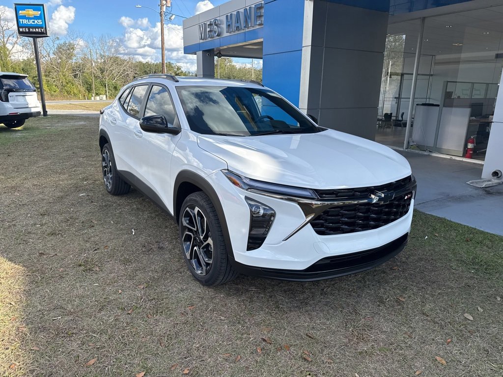 New 2026 Chevrolet Trax RS w/ Sunroof Package image 2