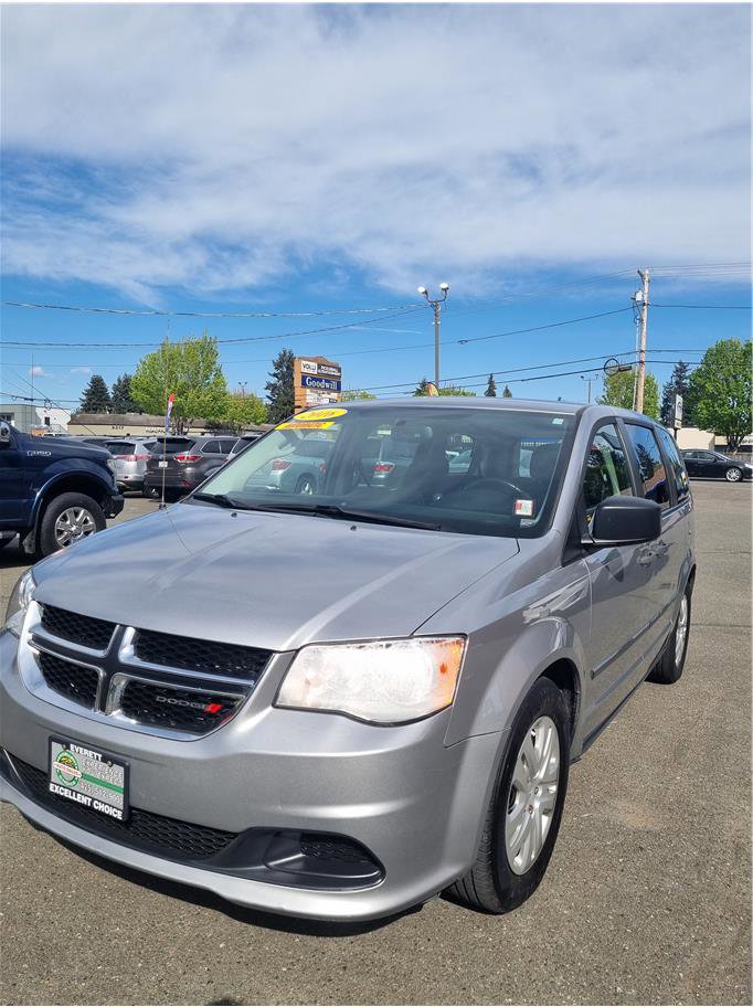 Used 2016 Dodge Grand Caravan American Value Package w/ UConnect Hands-Free Group FWD image 1