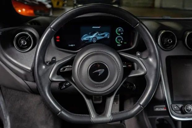 Used 2019 McLaren 570S Spider RWD image 6