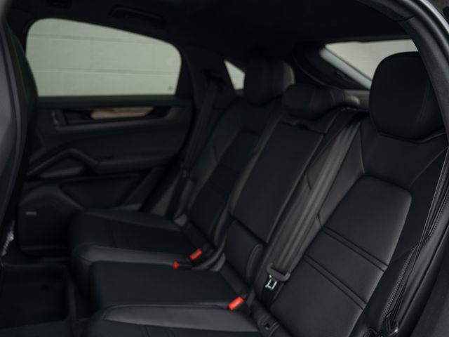New 2026 Porsche Cayenne GTS image 18