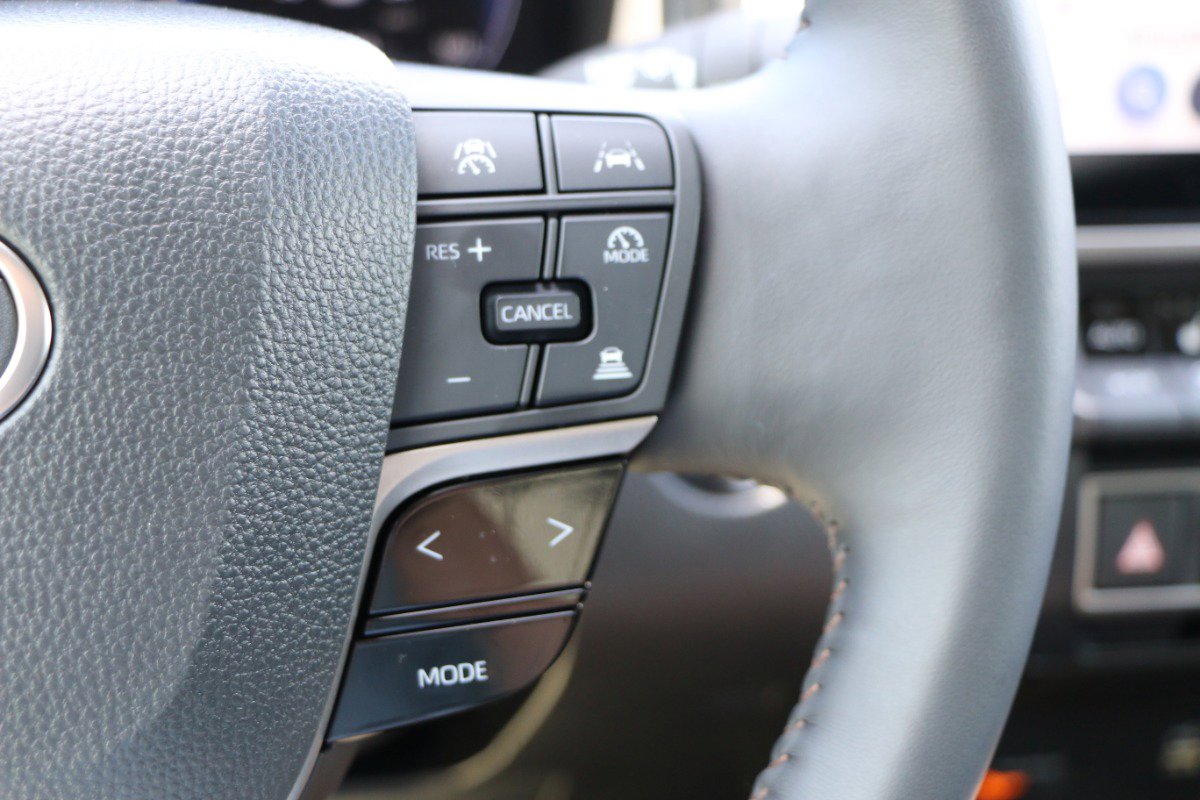 Used 2025 Toyota Camry XLE FWD image 19