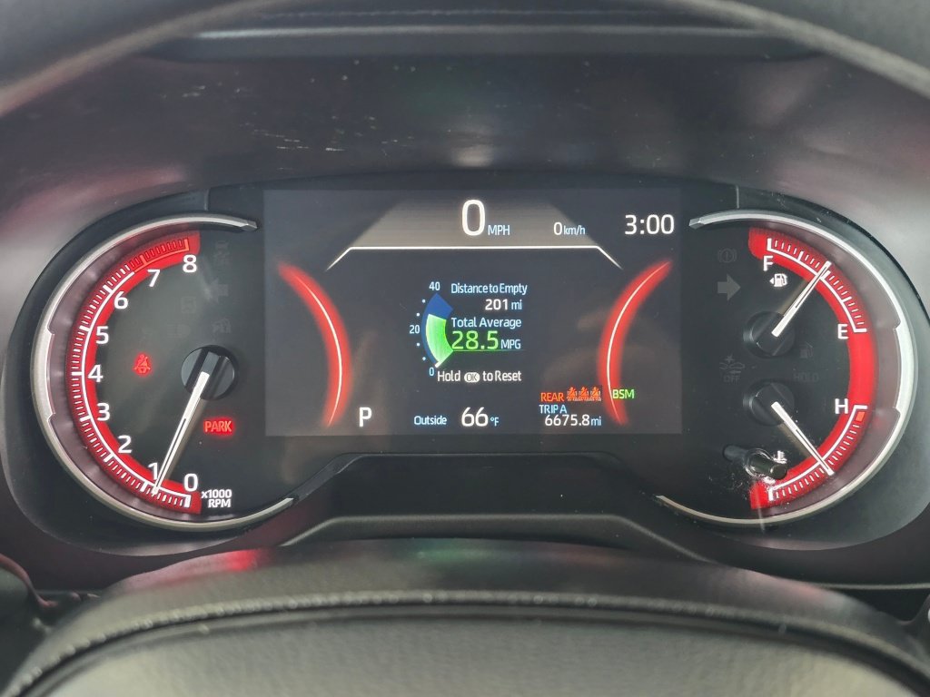 Used 2025 Toyota RAV4 XLE AWD/4WD image 23