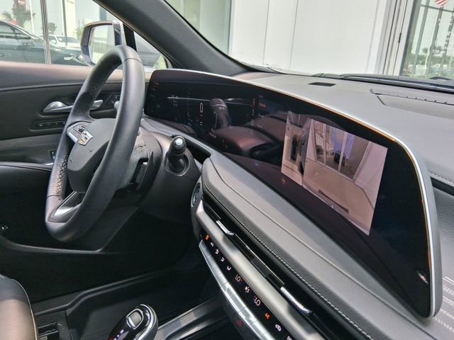 Used 2025 Cadillac XT4 Premium Luxury w/ LPO, Floor Liner Package FWD image 16