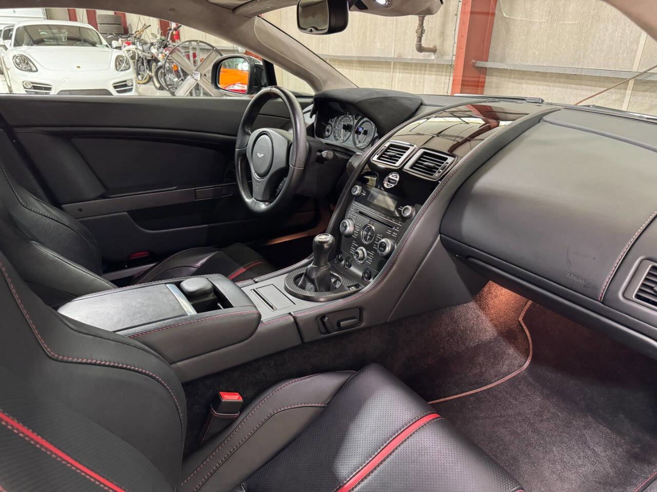 Used 2015 Aston Martin V8 Vantage GT image 24