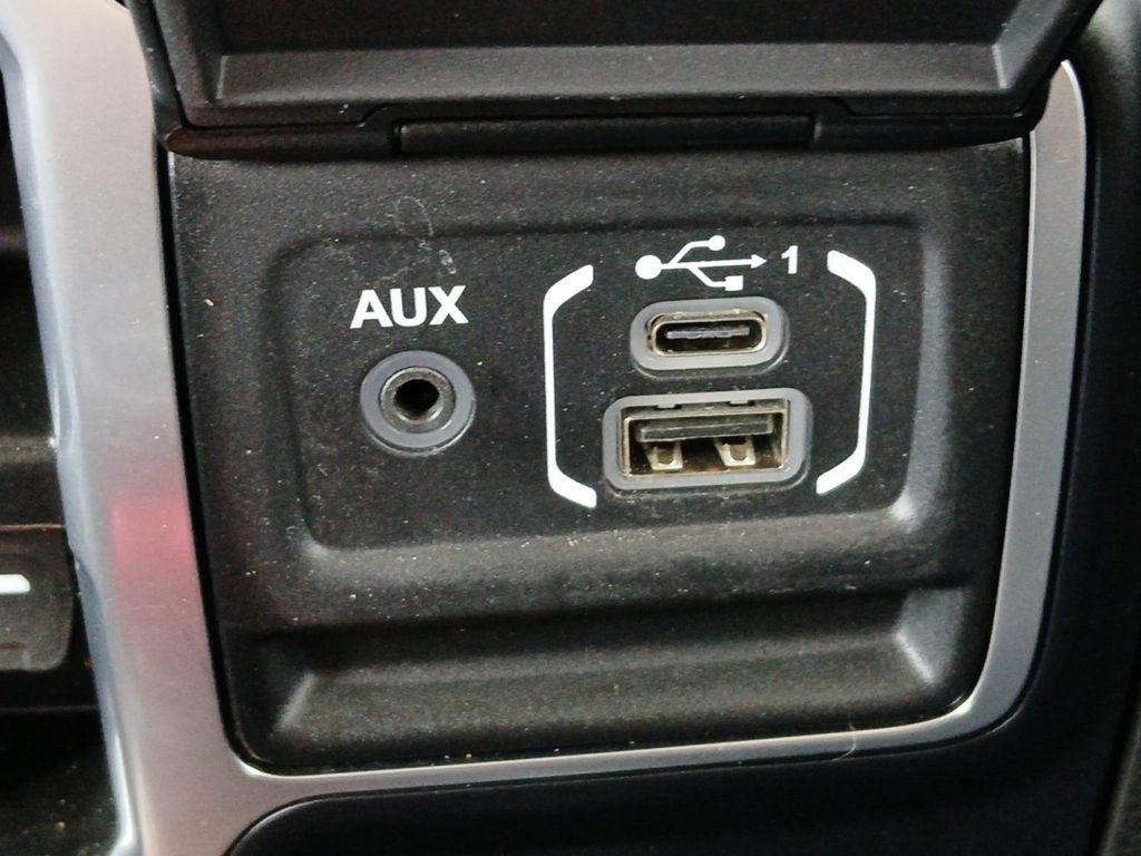 Used 2023 Jeep Gladiator Mojave w/ LED Lighting Group AWD/4WD image 6