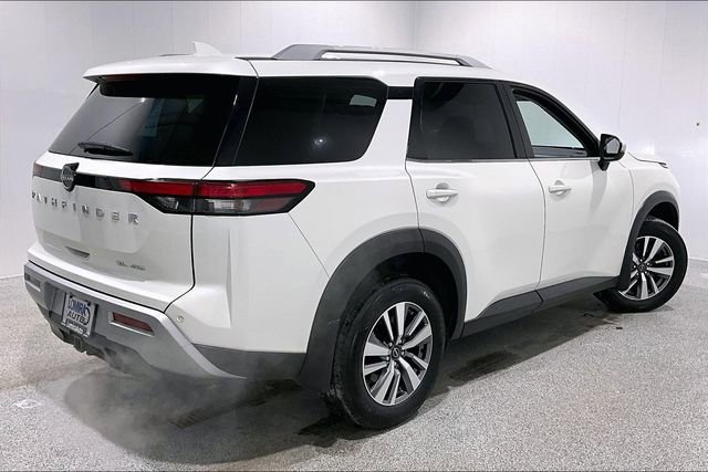 Used 2023 Nissan Pathfinder SL image 5